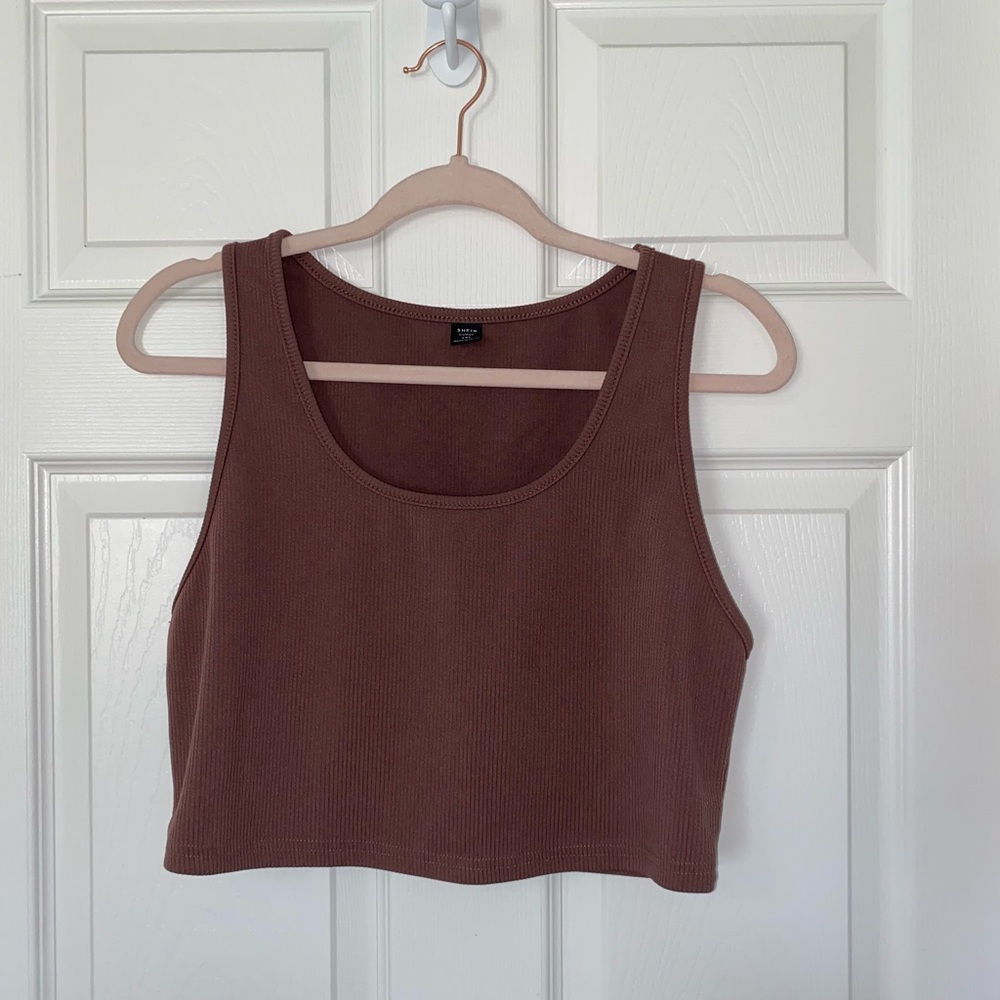 Women's Ribbed Scoop Neck Crop Tank - Brown